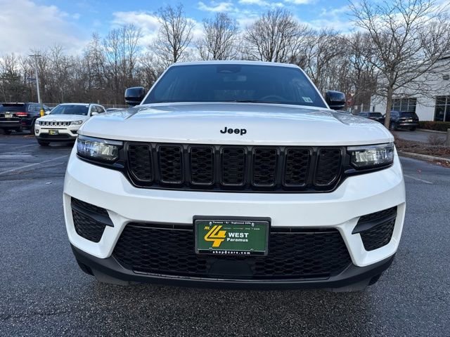 Certified 2024 Jeep Grand Cherokee Altitude image 2