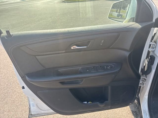 Used 2017 Chevrolet Traverse LT w/ Style and Technology Package image 15