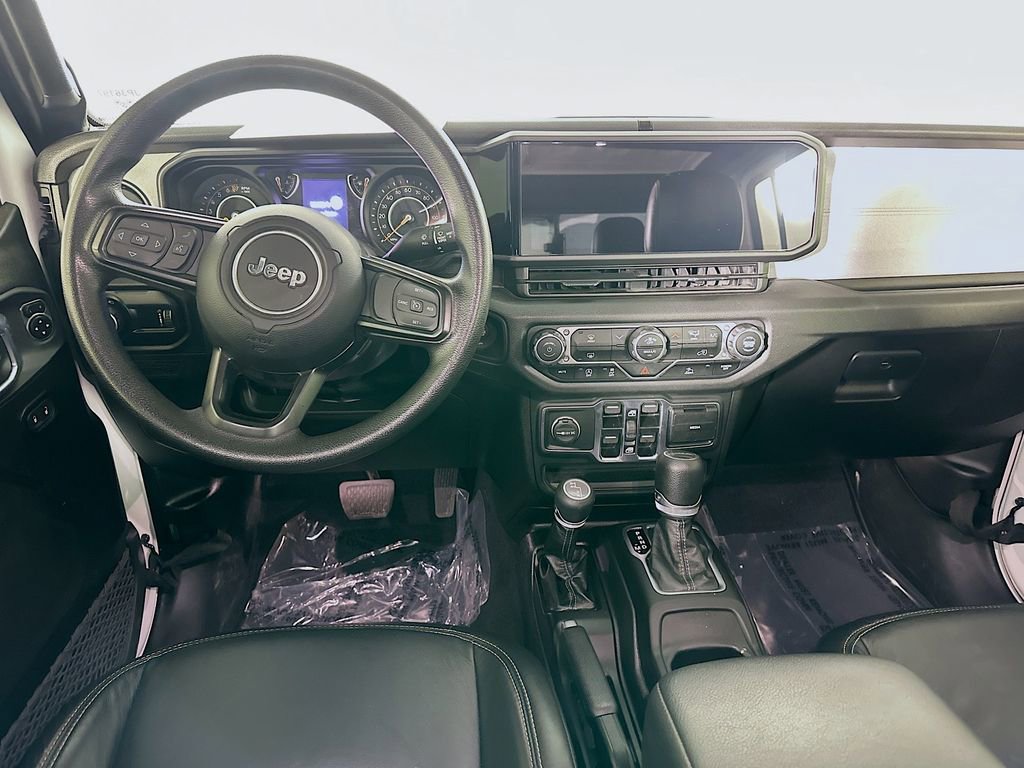 Certified 2024 Jeep Gladiator Sport AWD/4WD image 32