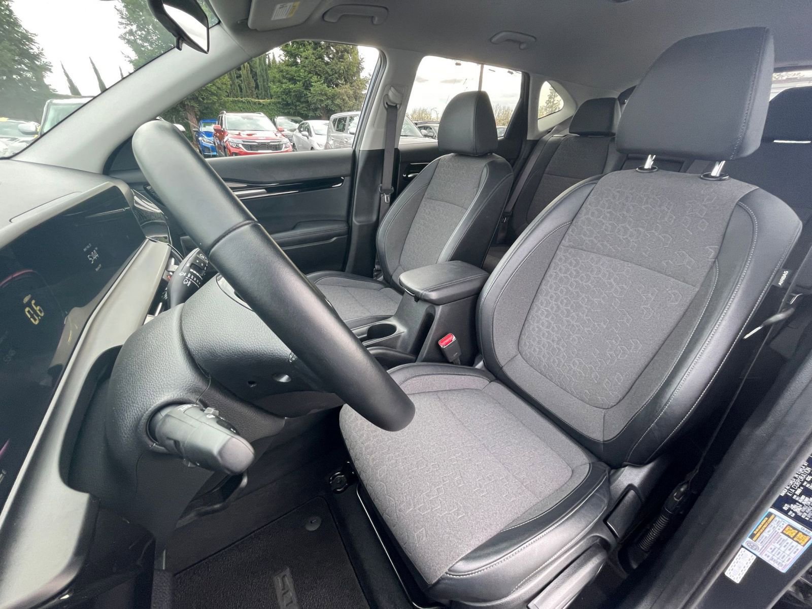 Used 2025 Kia Seltos S FWD image 31