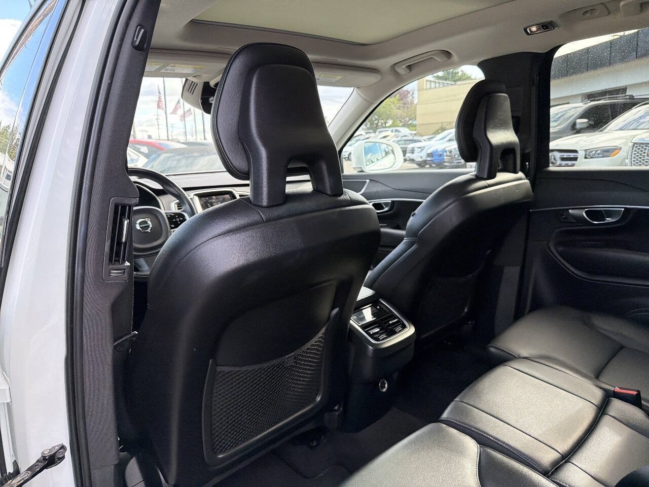Used 2020 Volvo XC90 T5 Momentum AWD/4WD image 28