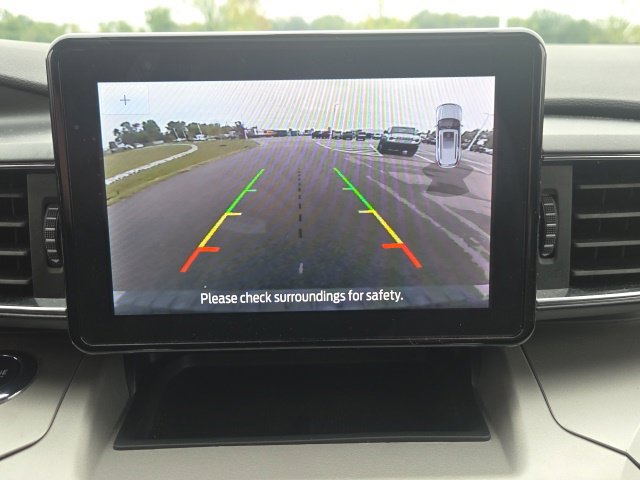 Used 2023 Ford Explorer XLT w/ Equipment Group 202A AWD/4WD image 33