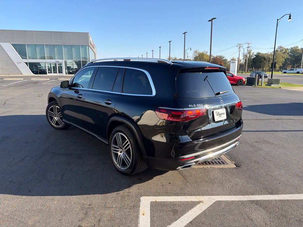 Used 2025 Mercedes-Benz GLS 450 4MATIC image 5