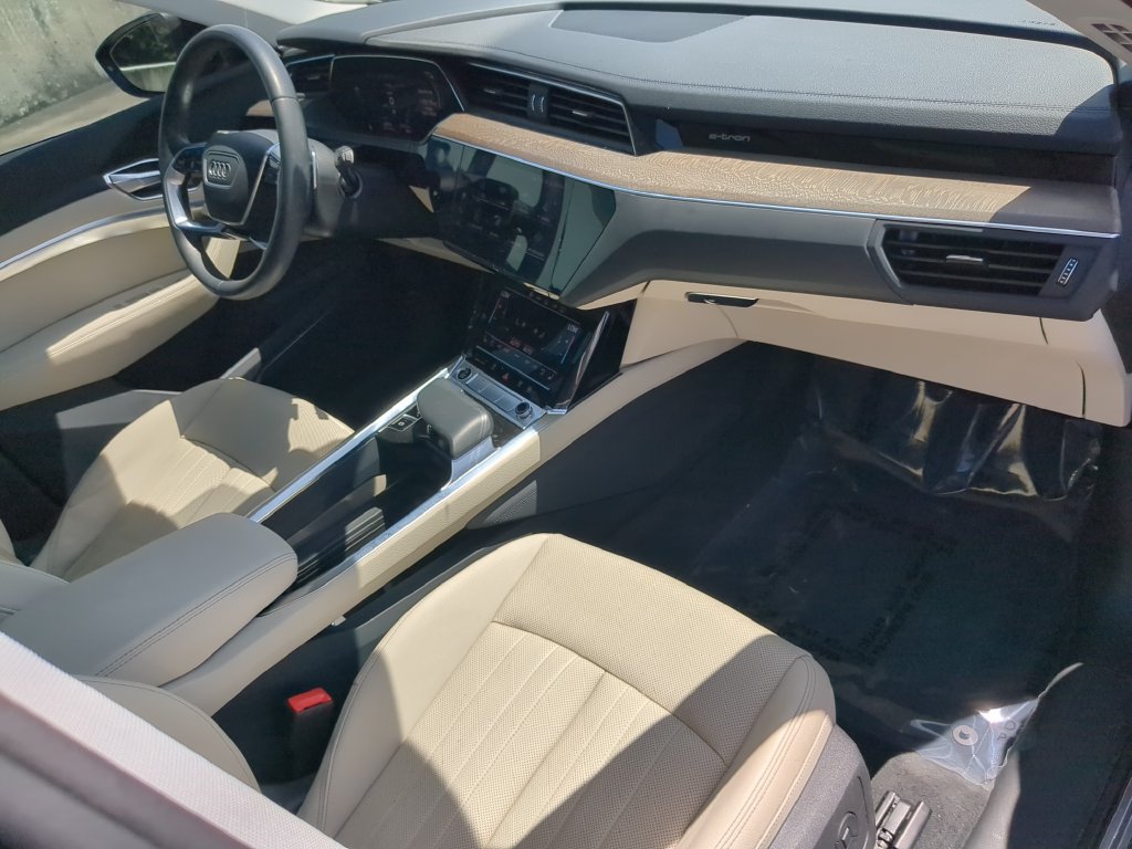 Used 2024 Audi Q8 e-tron Premium Plus w/ Premium Plus Package AWD/4WD image 12