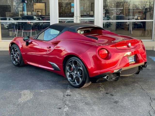 Used 2020 Alfa Romeo 4C Spider image 12
