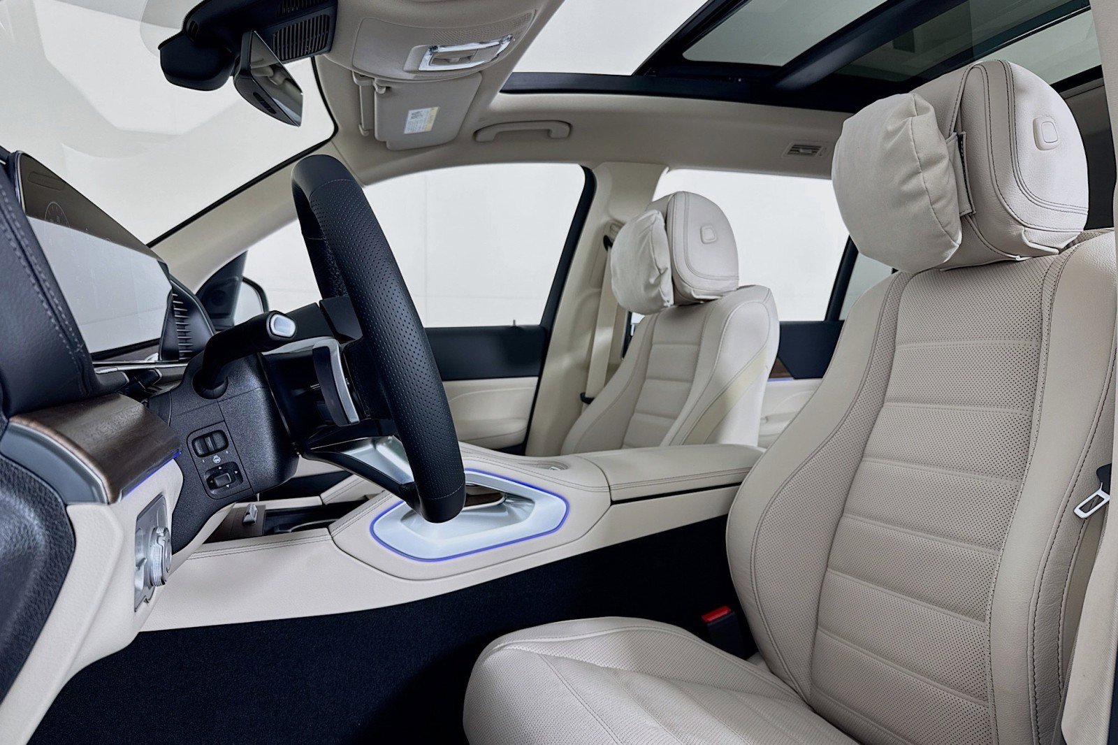 New 2026 Mercedes-Benz GLS 450 4MATIC image 17