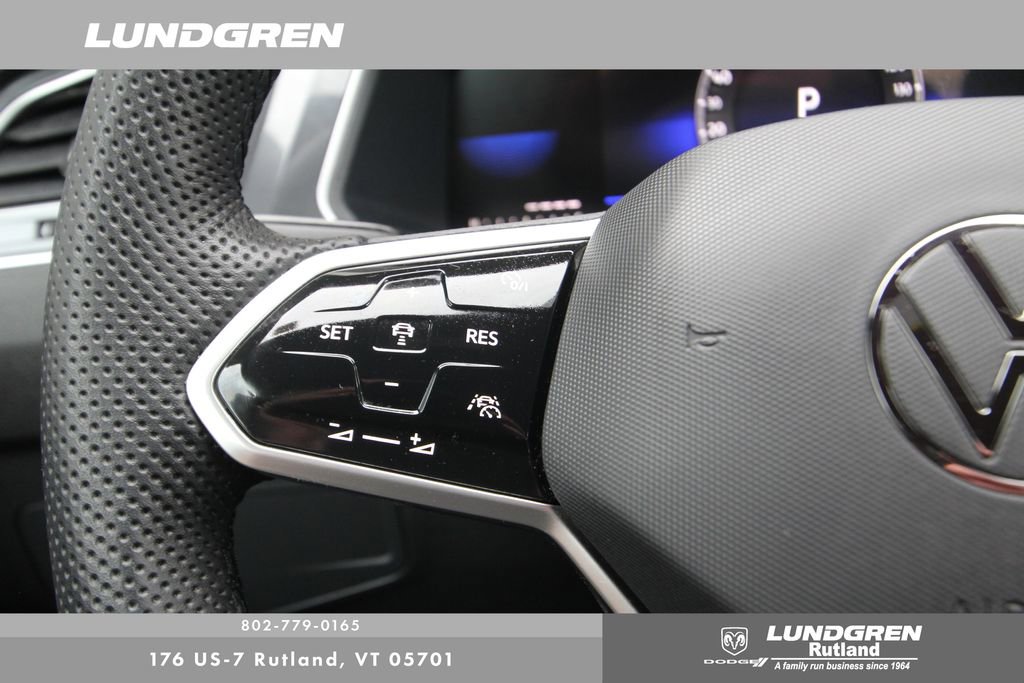 Used 2023 Volkswagen Tiguan SE R-Line image 17