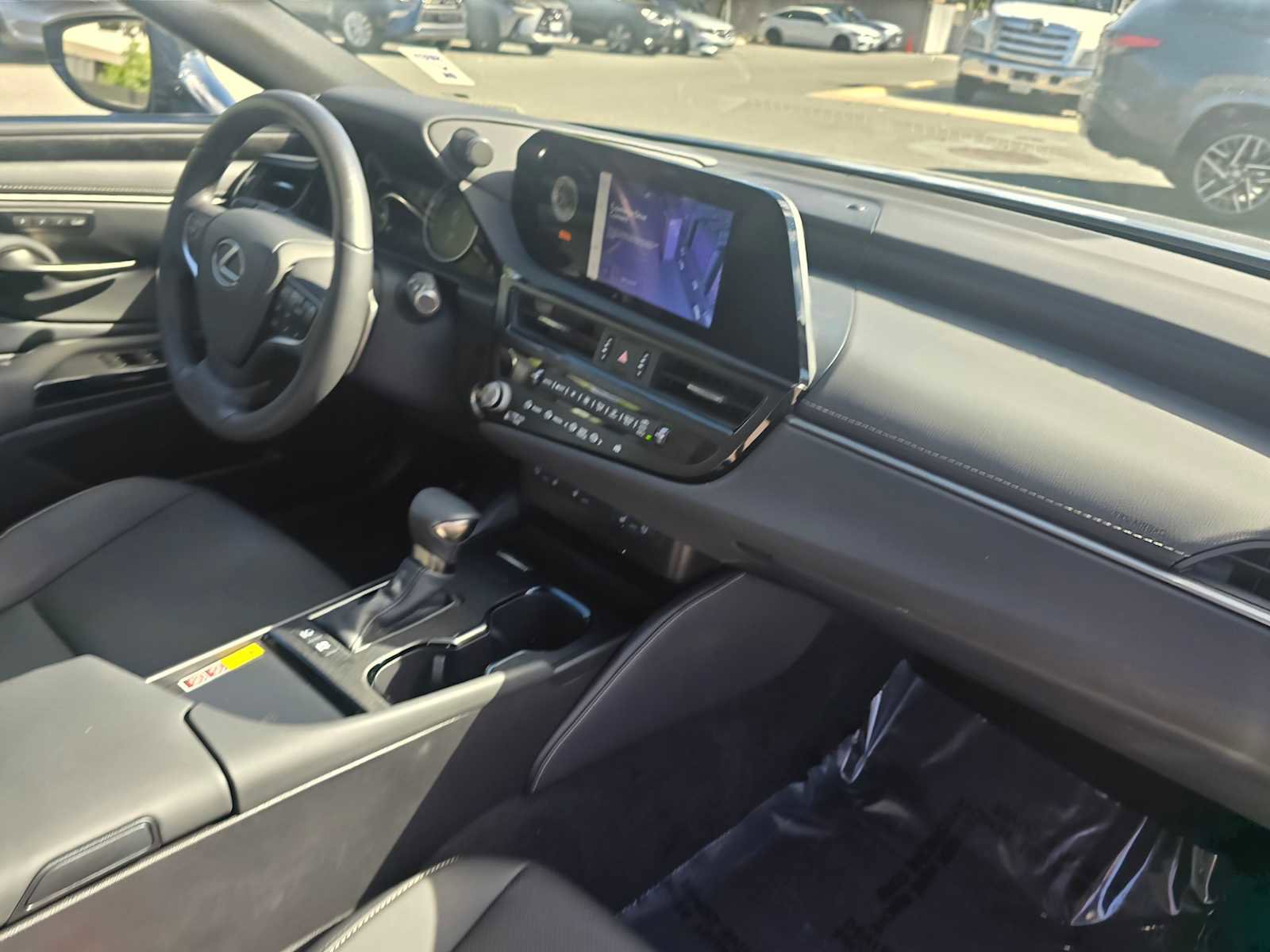 Certified 2025 Lexus ES 300h w/ Premium Package FWD image 11