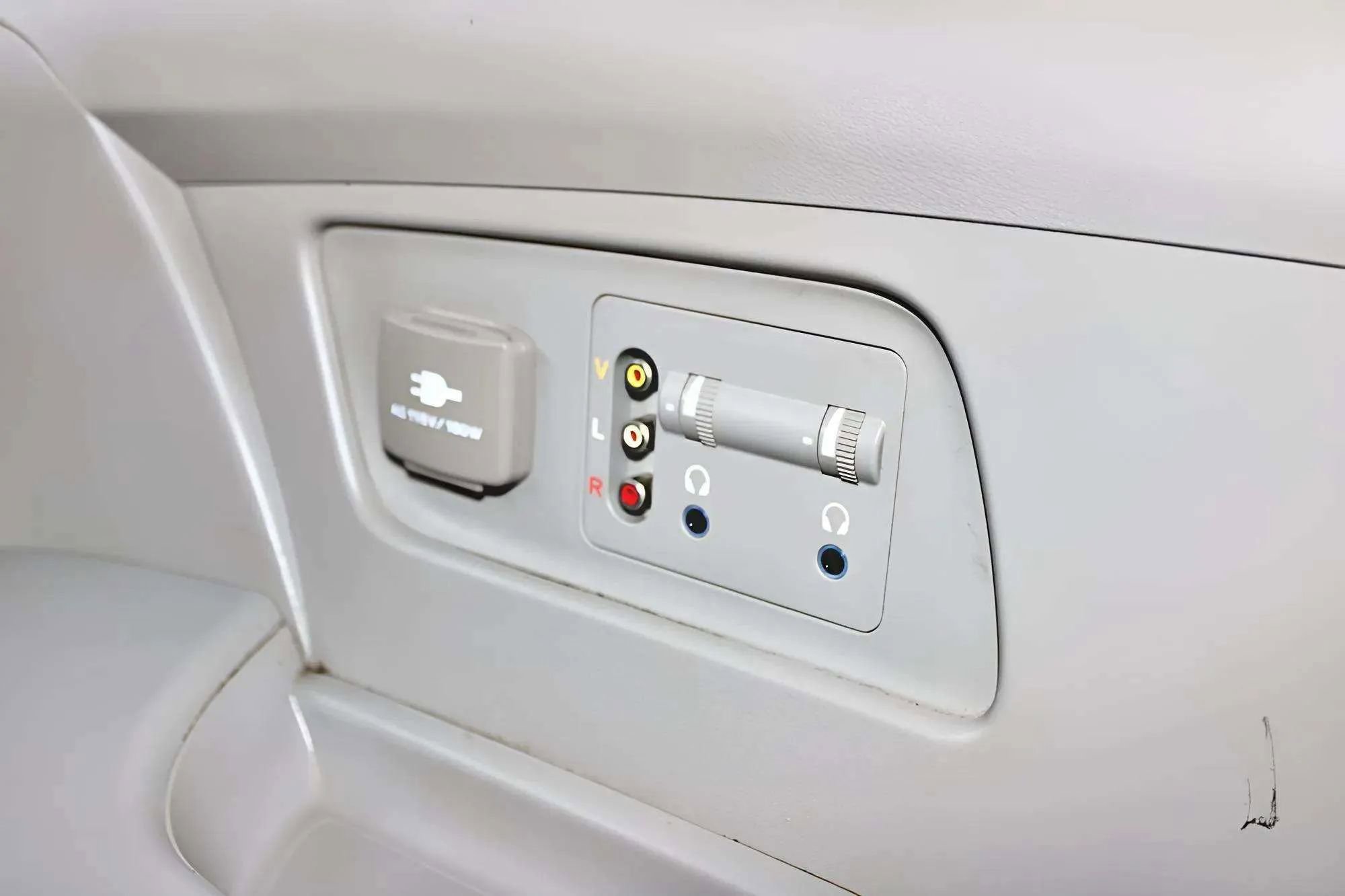 Used 2016 Honda Odyssey SE image 30