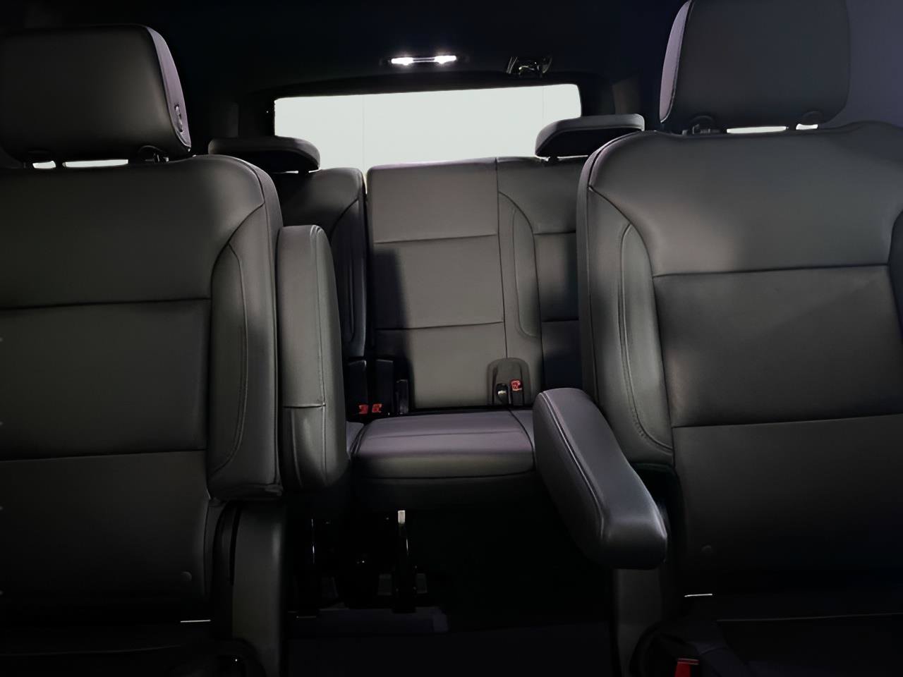 Used 2021 Chevrolet Tahoe Z71 w/ Z71 Signature Package AWD/4WD image 13