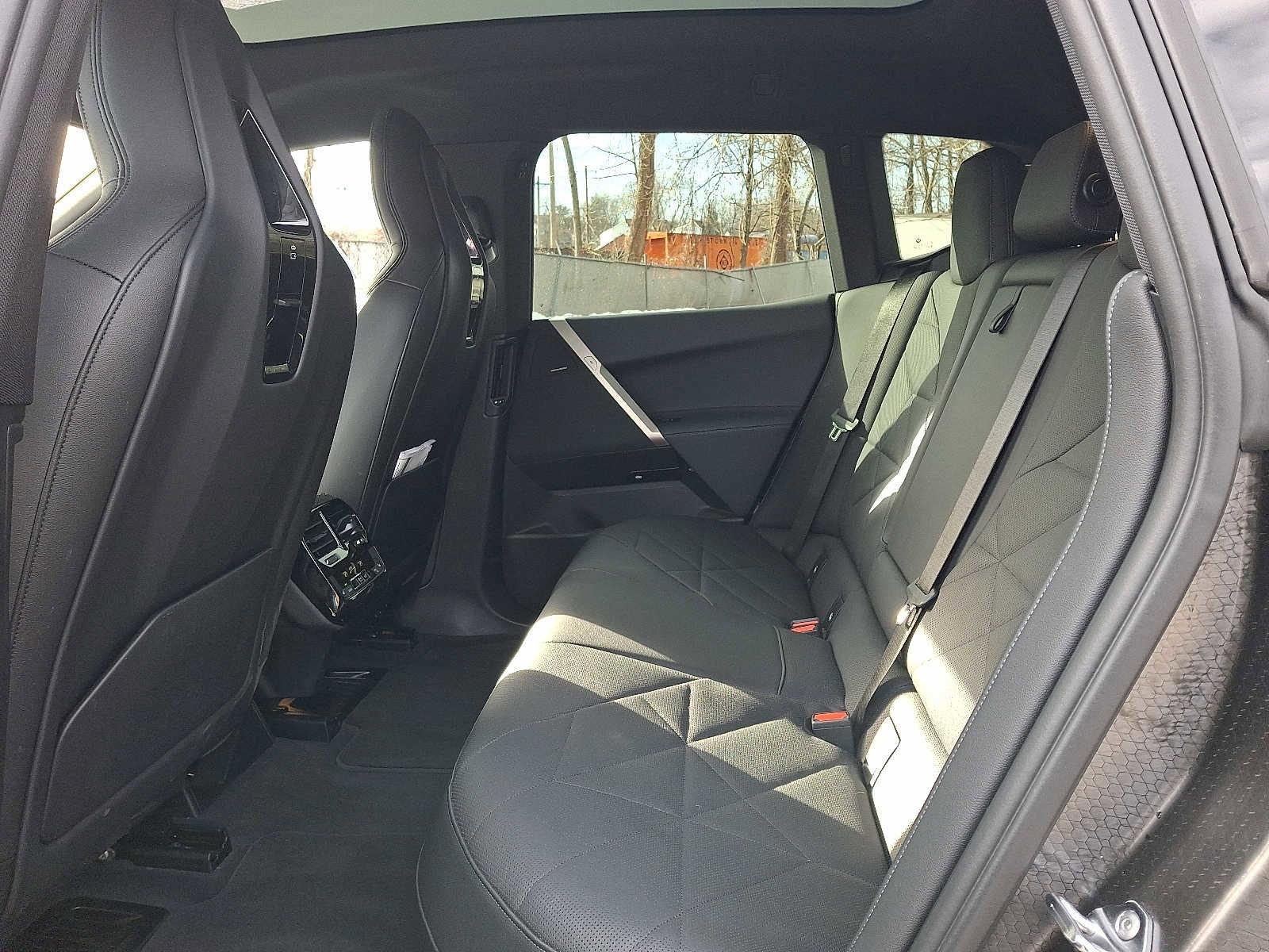 Used 2025 BMW iX xDrive50 image 10