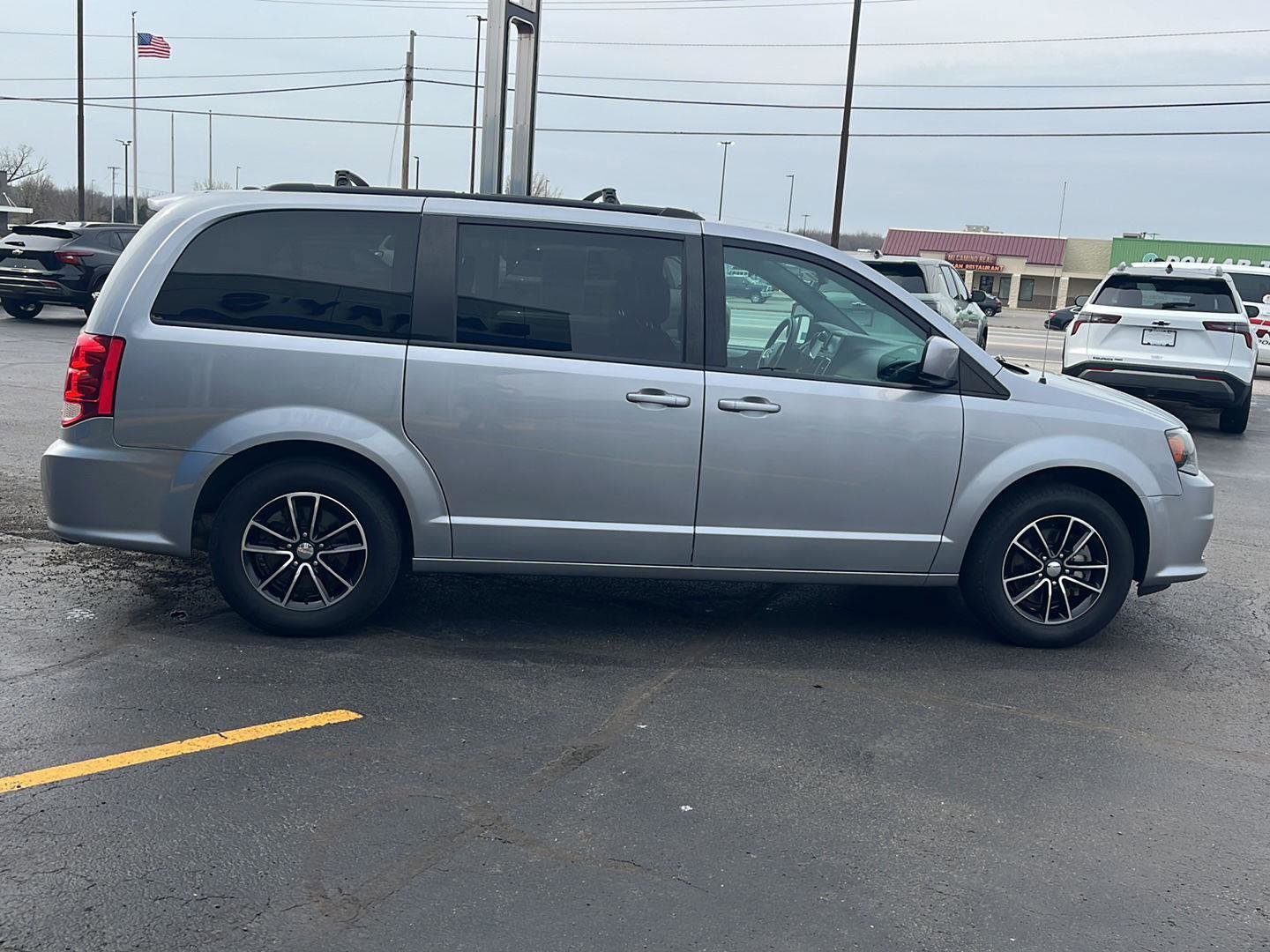 Used 2018 Dodge Grand Caravan GT FWD image 7