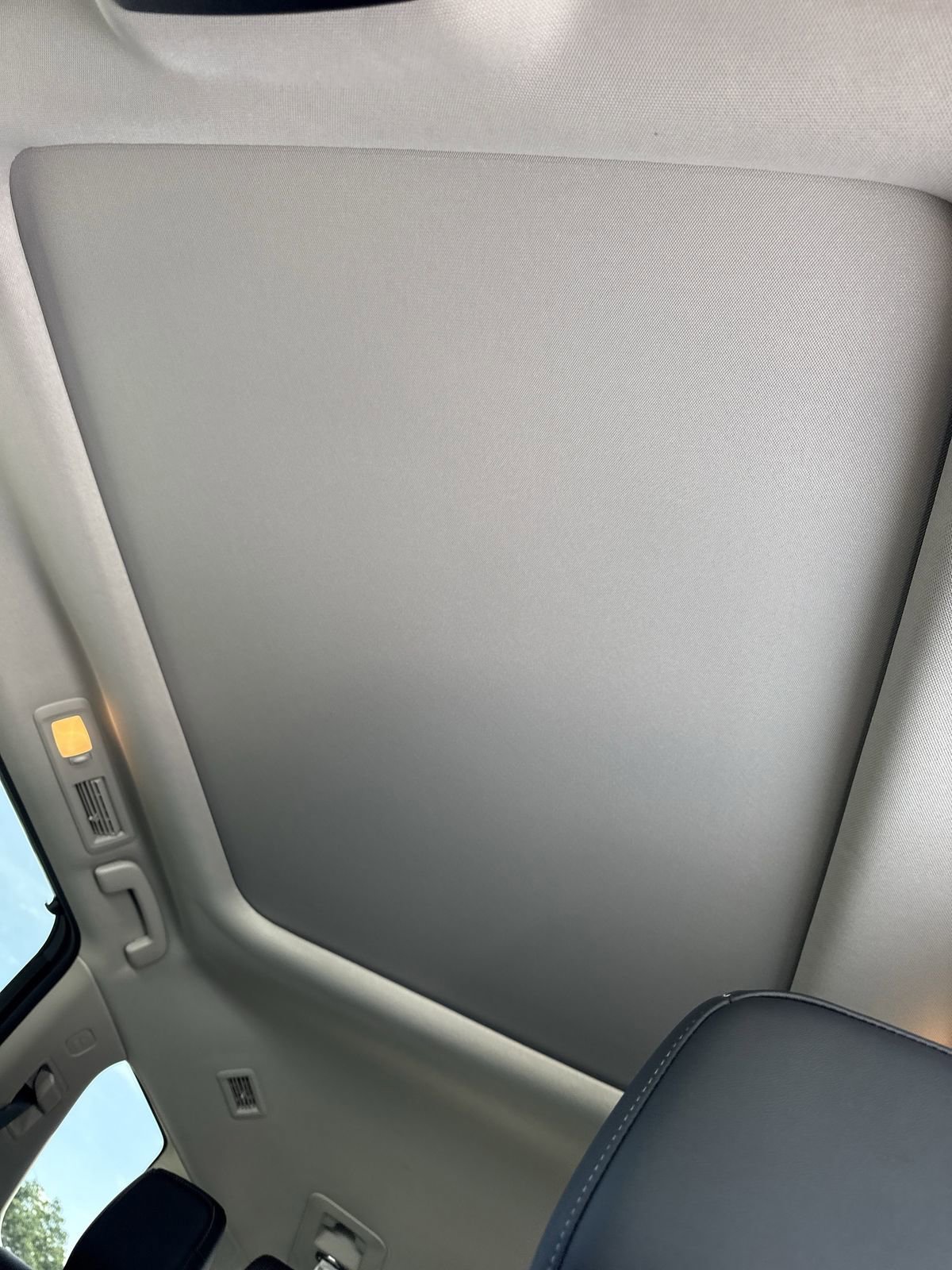 Used 2024 Nissan Pathfinder Platinum image 16