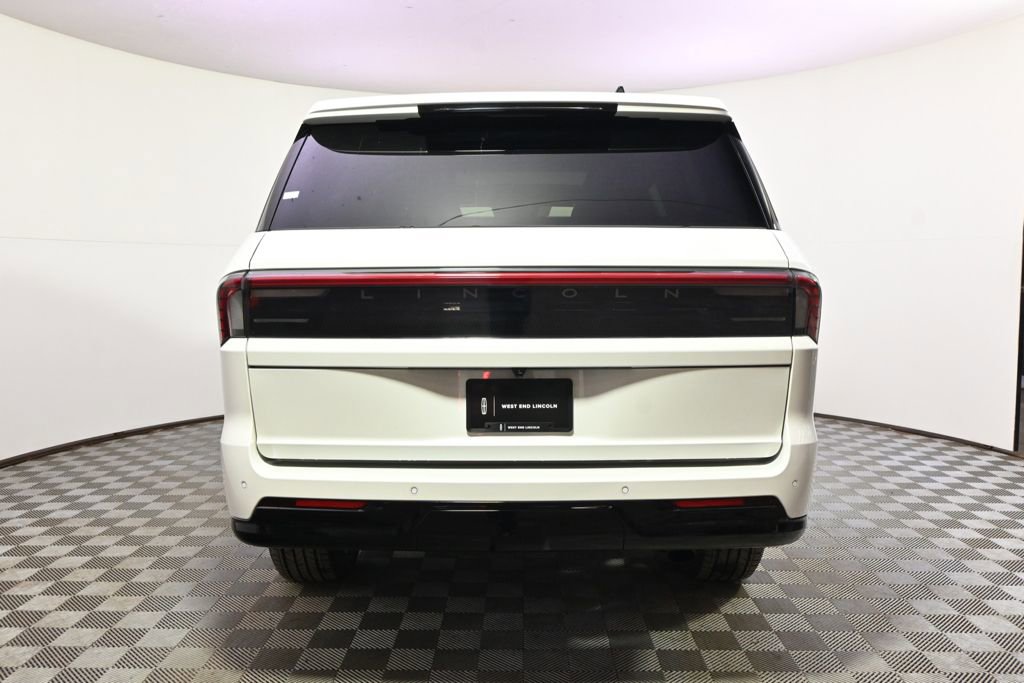 New 2025 Lincoln Navigator Reserve w/ Jet Appearance Package image 5