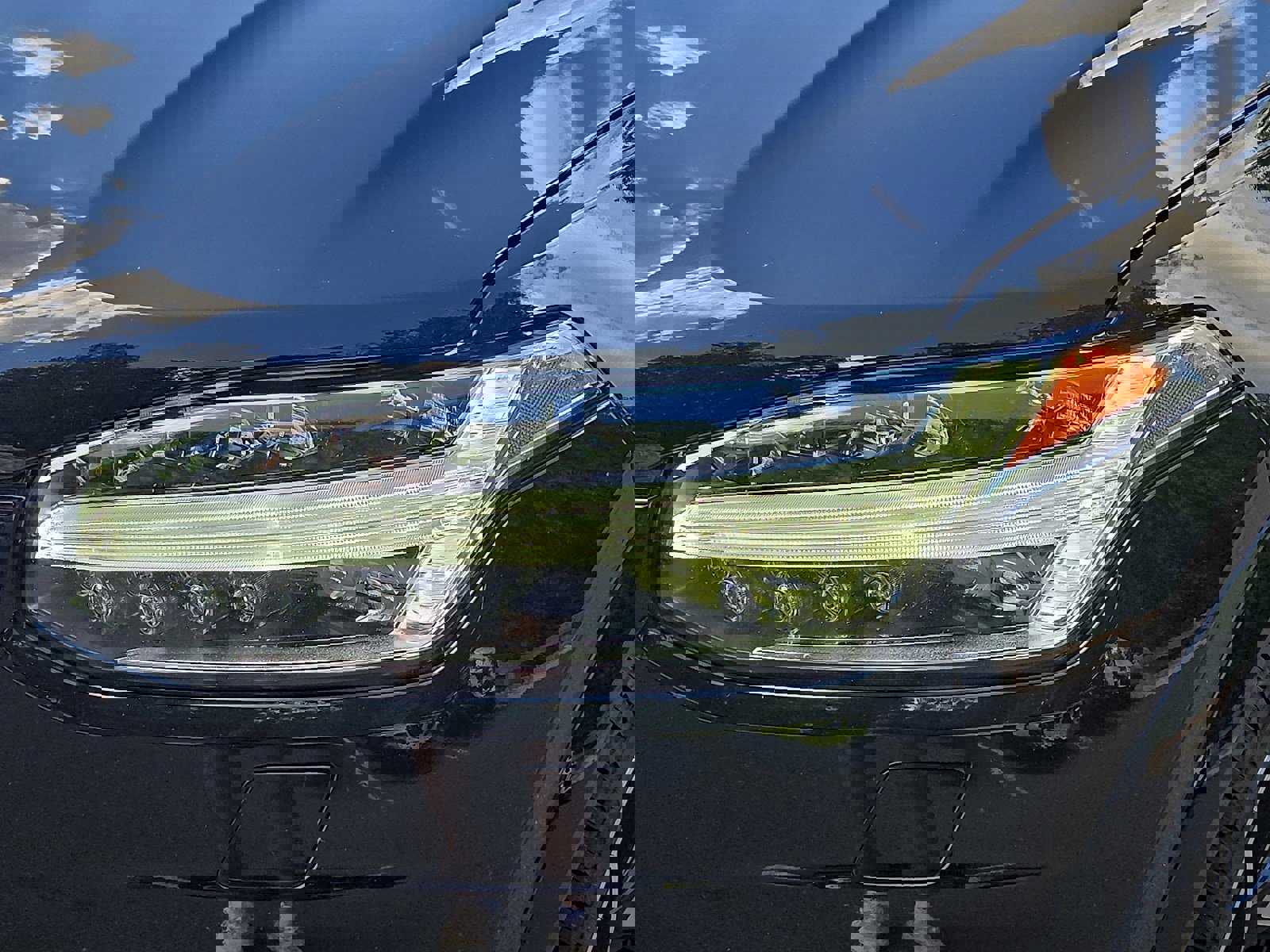 Used 2023 Volvo XC90 B6 Plus image 9