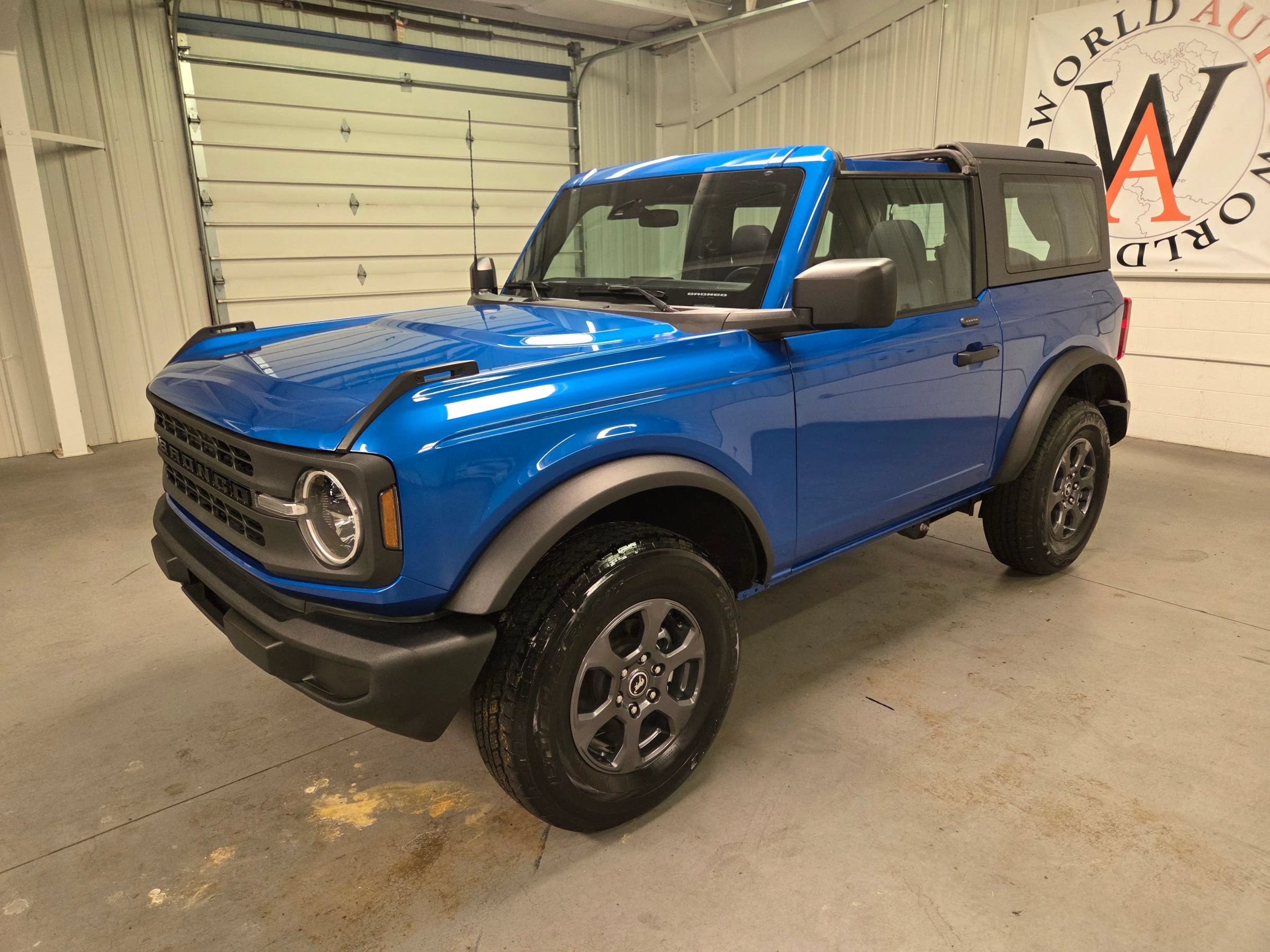 Used 2021 Ford Bronco 2-Door AWD/4WD image 2