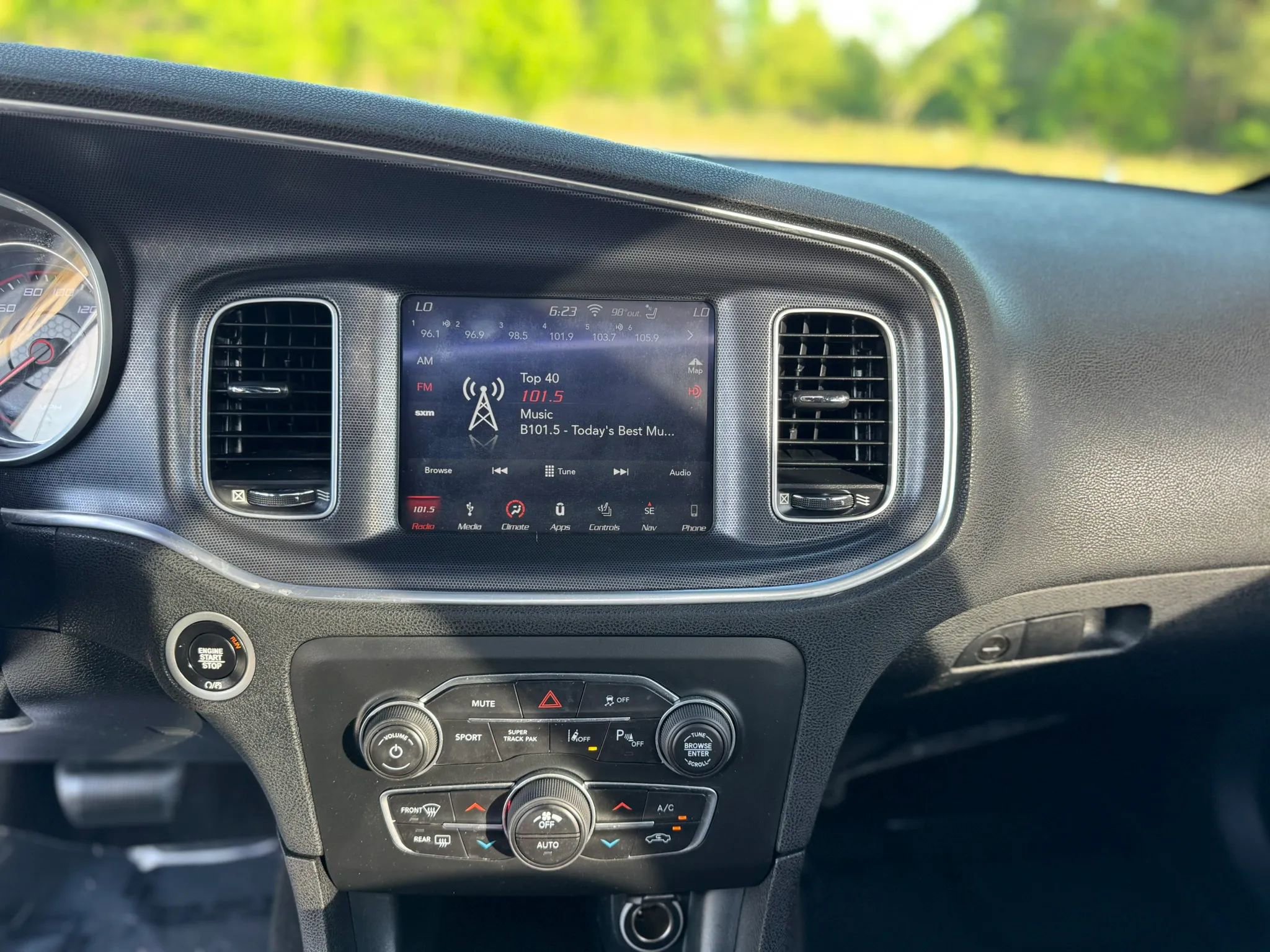 Used 2018 Dodge Charger R/T Scat Pack RWD image 17