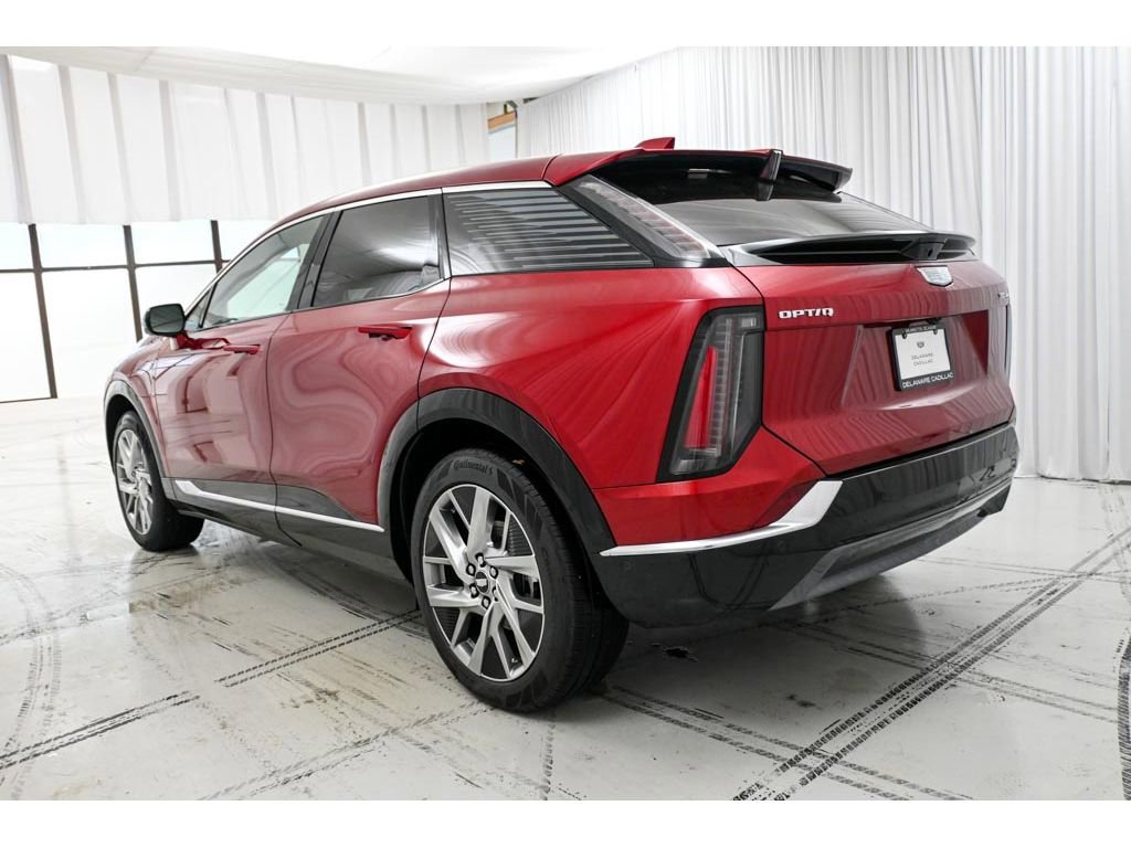 New 2026 Cadillac Optiq Luxury 2 image 5