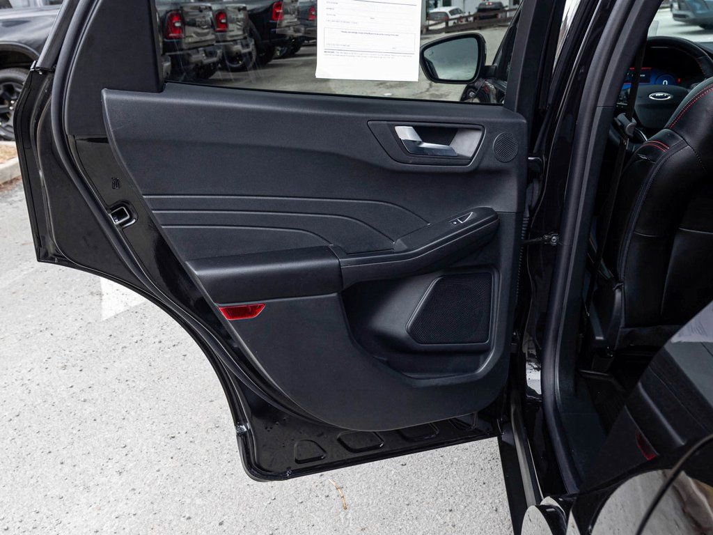 Used 2025 Ford Escape ST-Line Elite w/ Premium Technology Package image 14