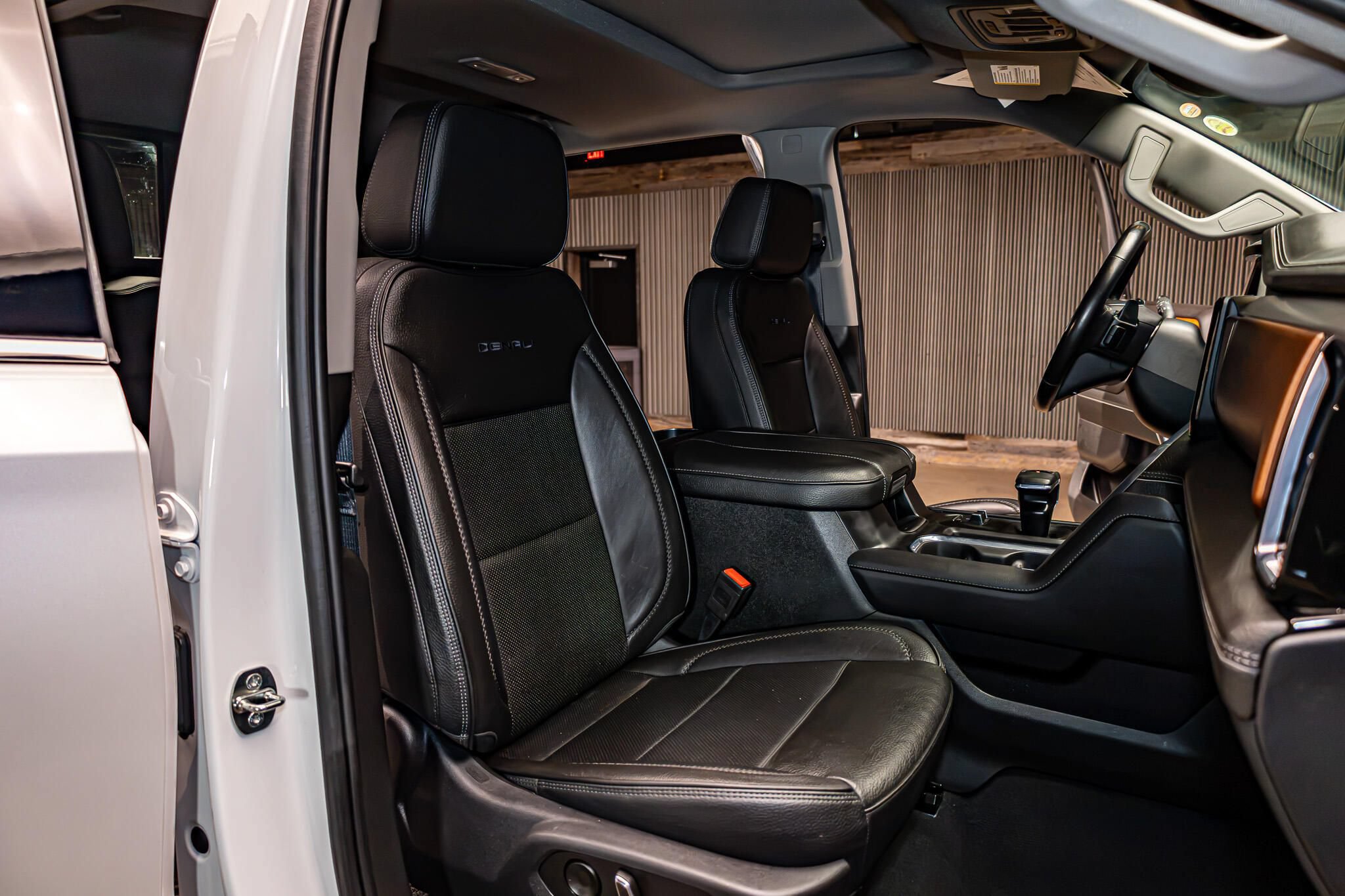 Used 2023 GMC Sierra 1500 Denali w/ Denali Carbonpro Edition AWD/4WD image 38
