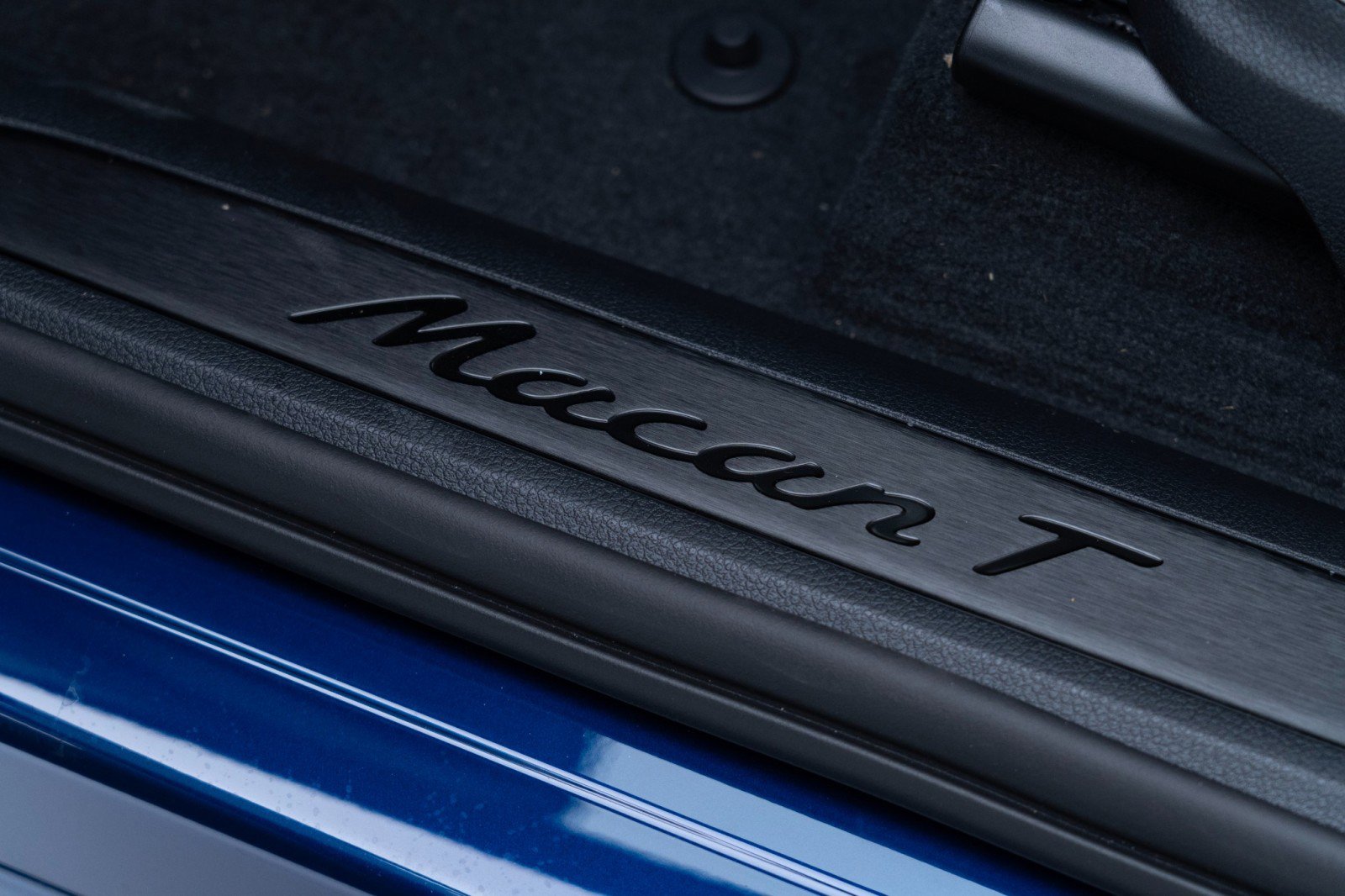 New 2025 Porsche Macan Turbo image 12