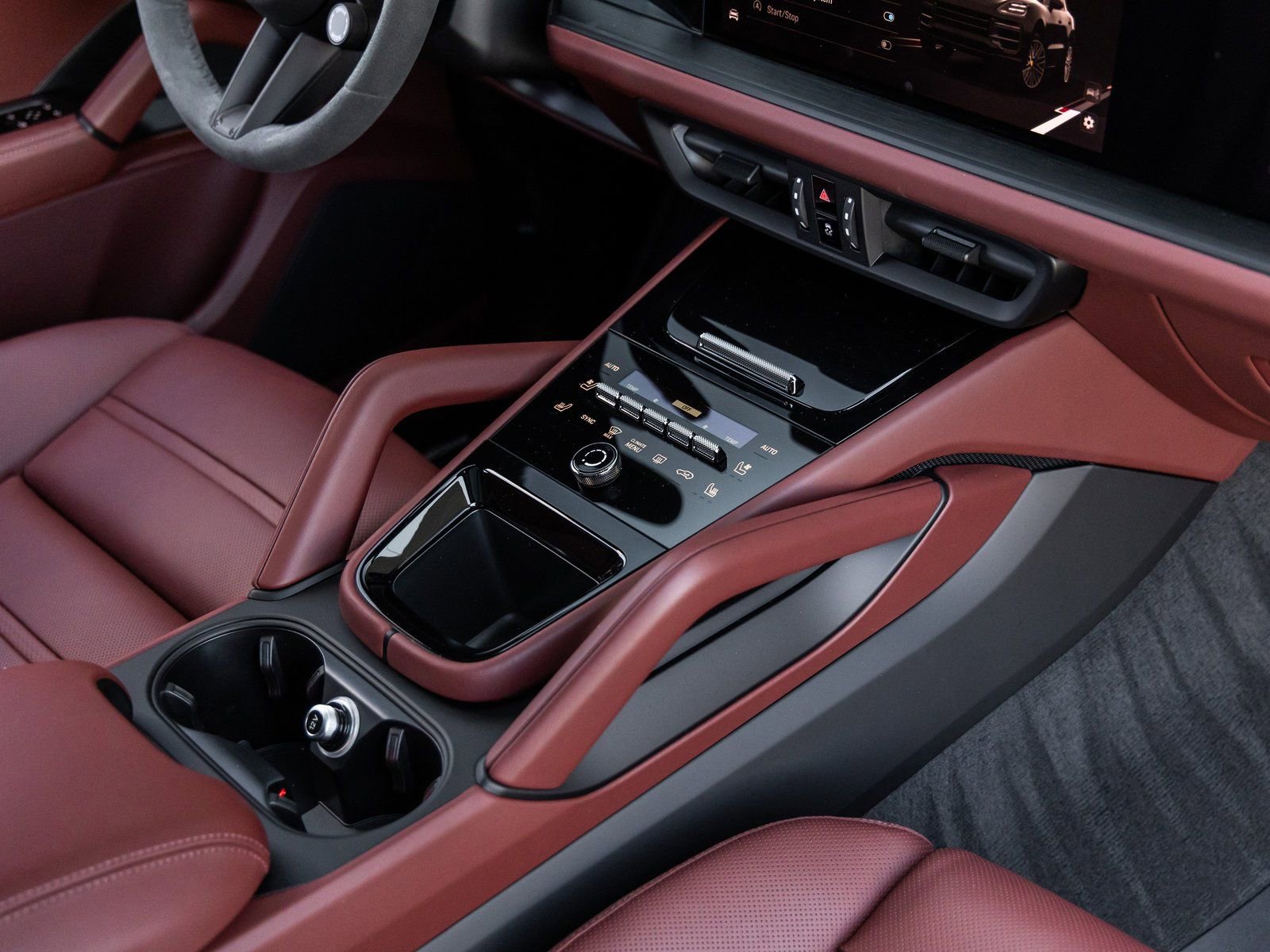 New 2026 Porsche Cayenne GTS image 32