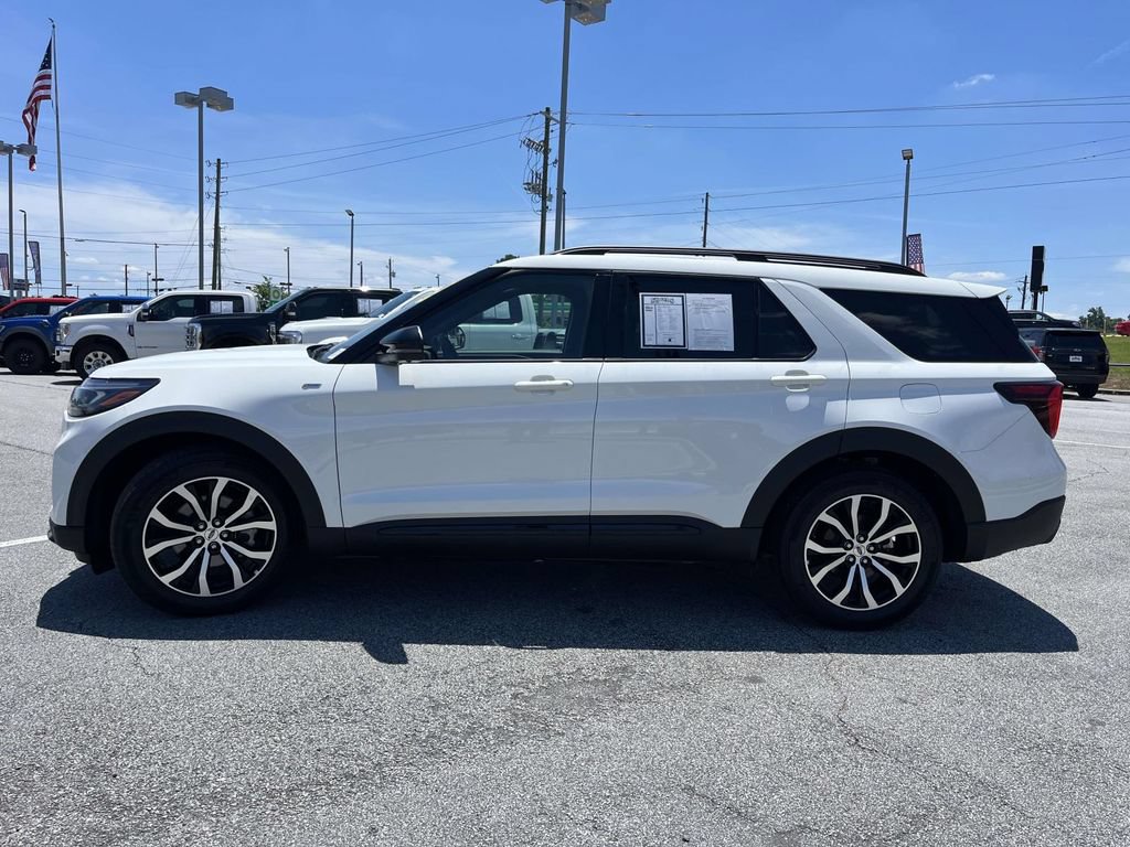 Used 2025 Ford Explorer ST-Line w/ Premium Package RWD image 6