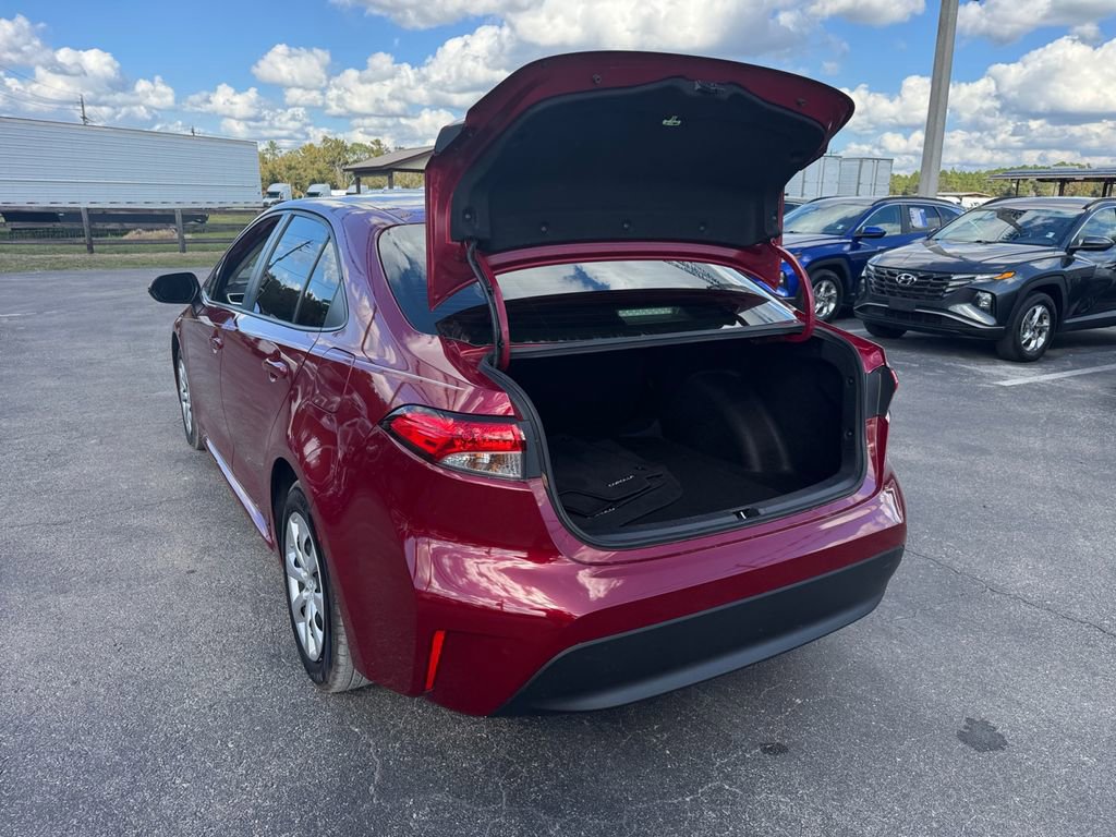 Used 2025 Toyota Corolla LE image 21