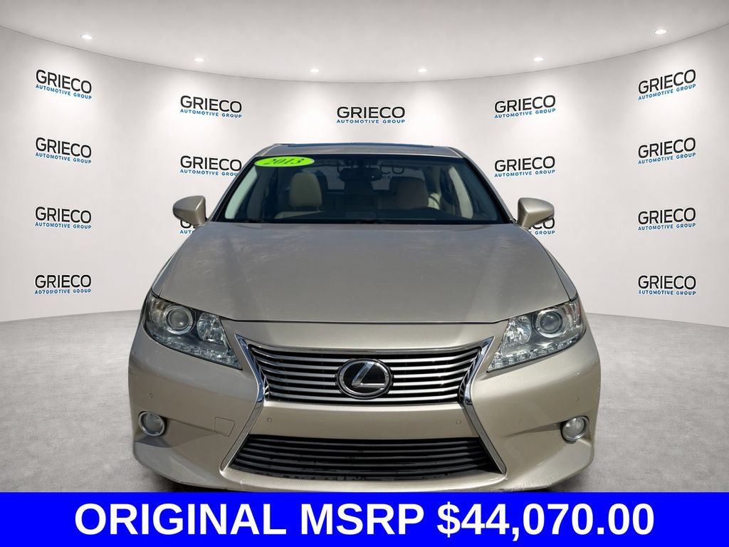 Used 2013 Lexus ES 350 w/ Luxury Pkg FWD image 2