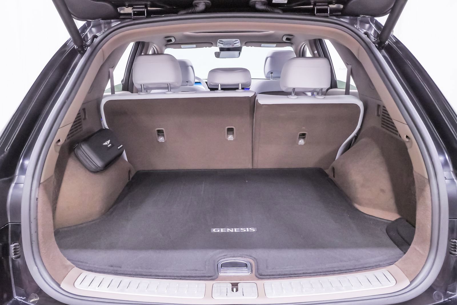 Certified 2026 Genesis GV70 2.5T Advanced image 24