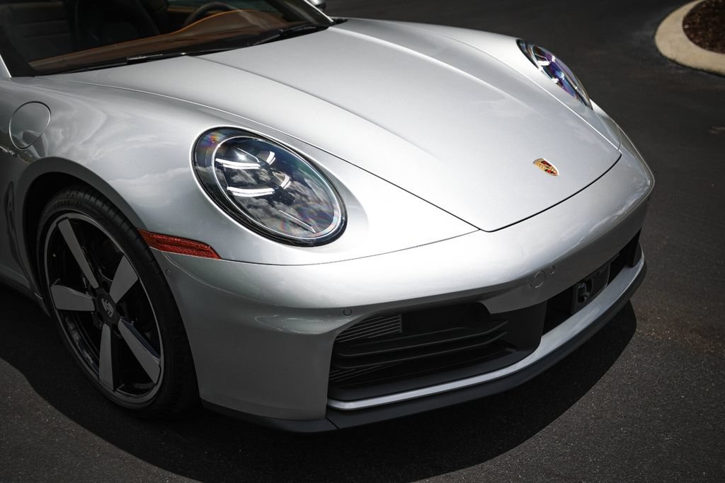 Used 2025 Porsche 911 Carrera RWD image 10
