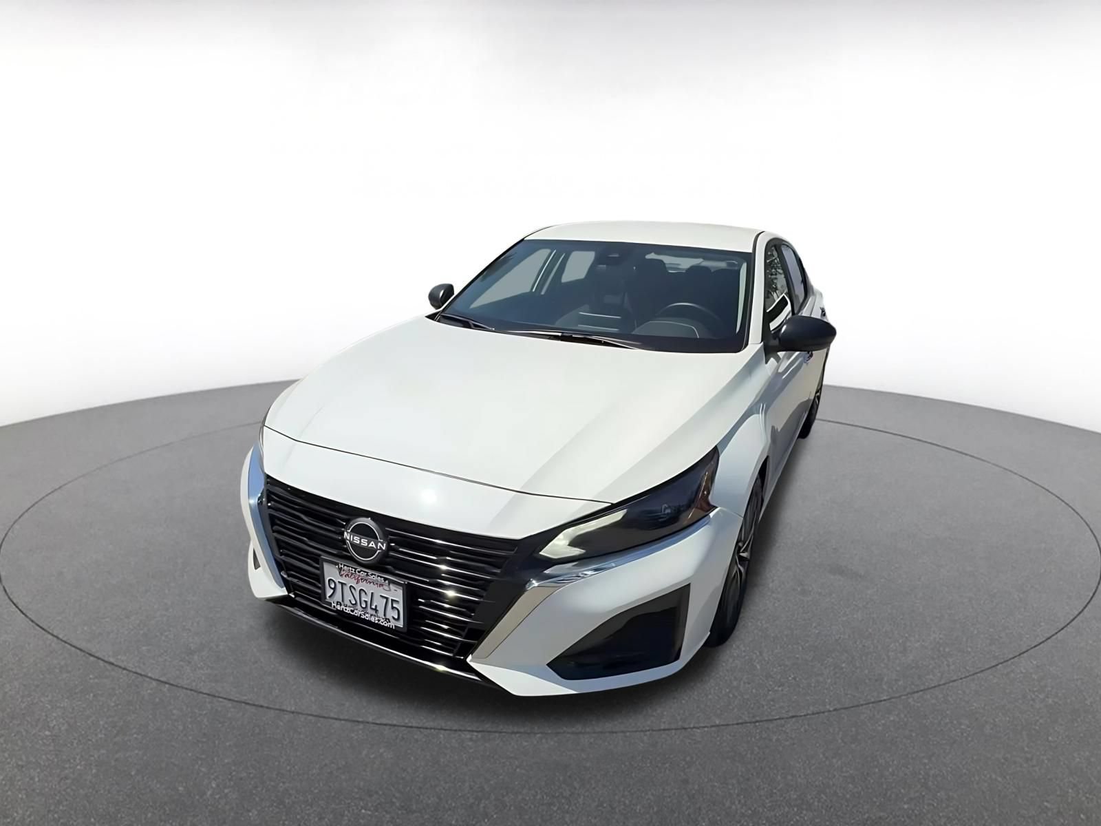 Used 2025 Nissan Altima 2.5 SV FWD image 7