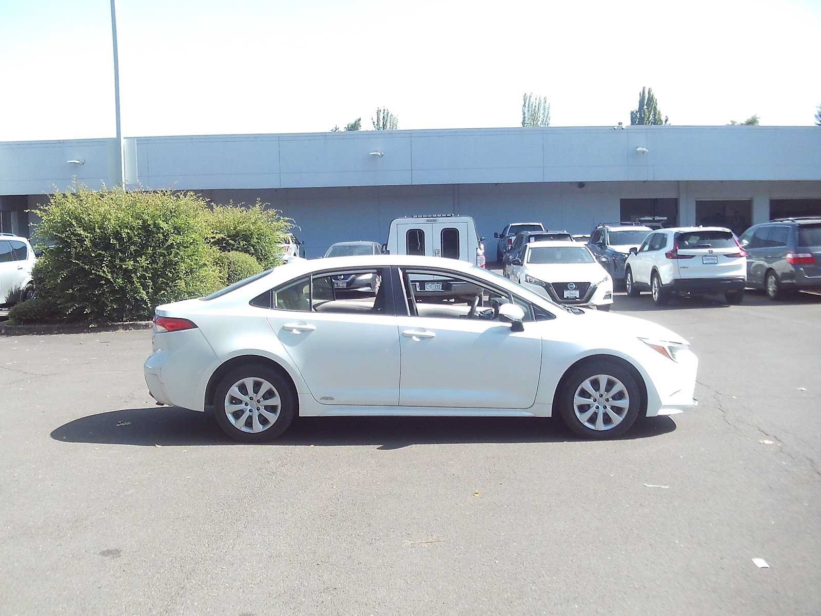 Used 2024 Toyota Corolla LE AWD/4WD image 6
