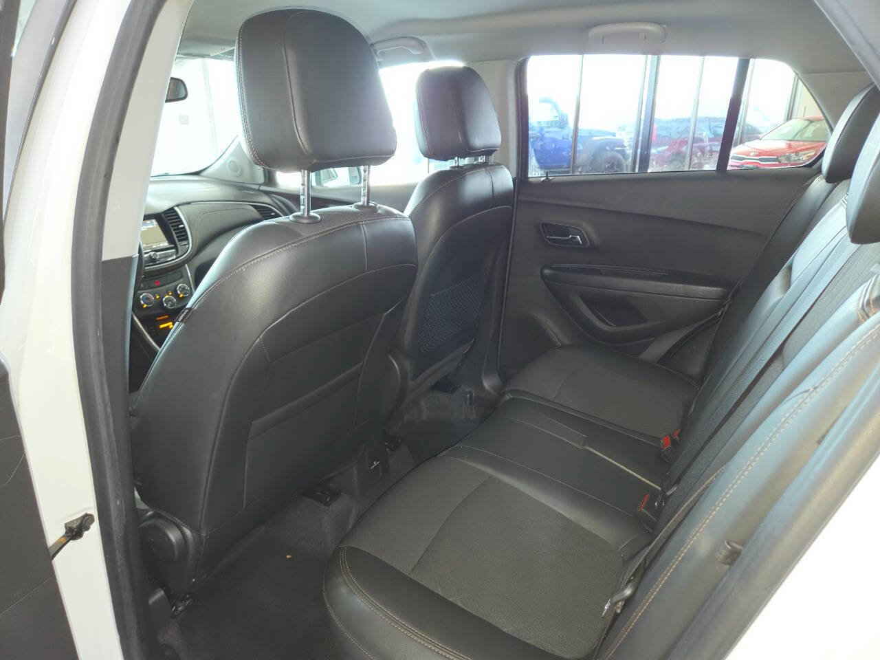 Used 2019 Chevrolet Trax LT w/ LT Convenience Package FWD image 21