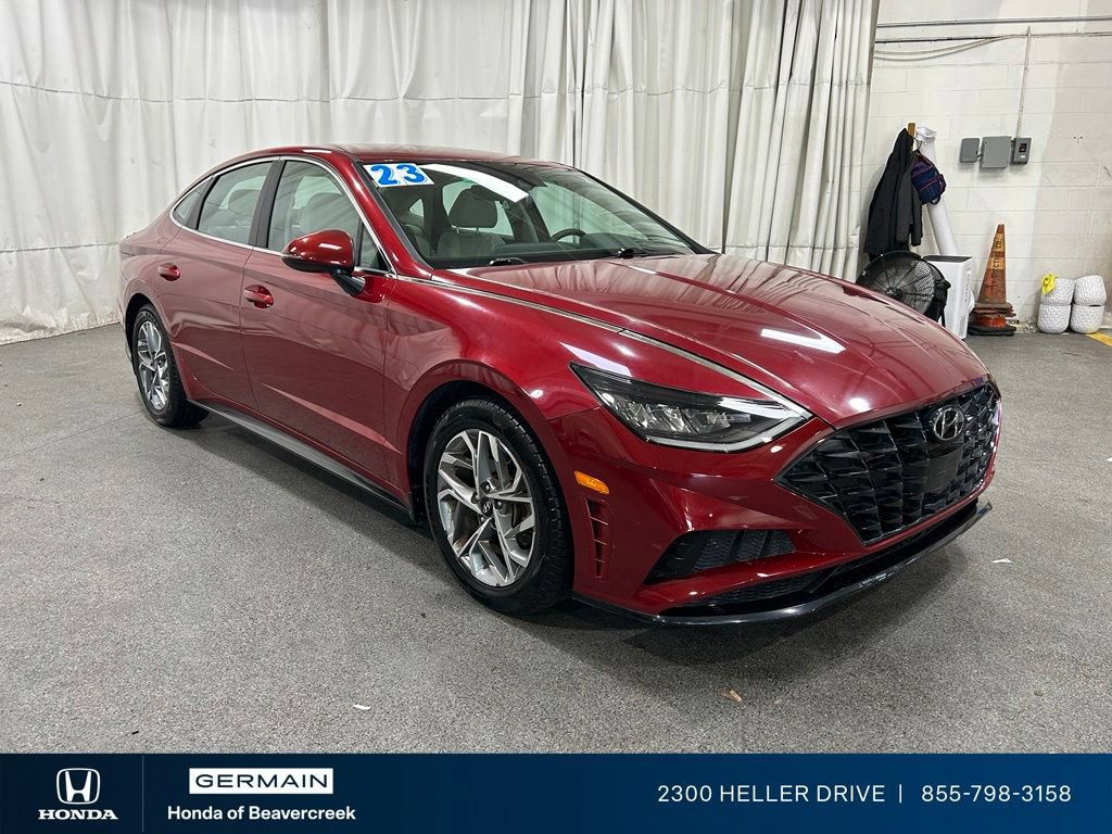 Used 2023 Hyundai Sonata SEL w/ Preferred Accessory Package FWD image 2