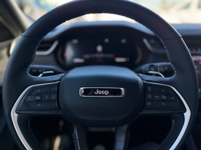 Used 2022 Jeep Grand Cherokee Altitude image 23