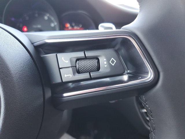 Used 2025 Porsche Macan image 31