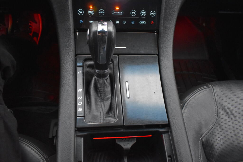 Used 2017 Ford Taurus Limited image 23