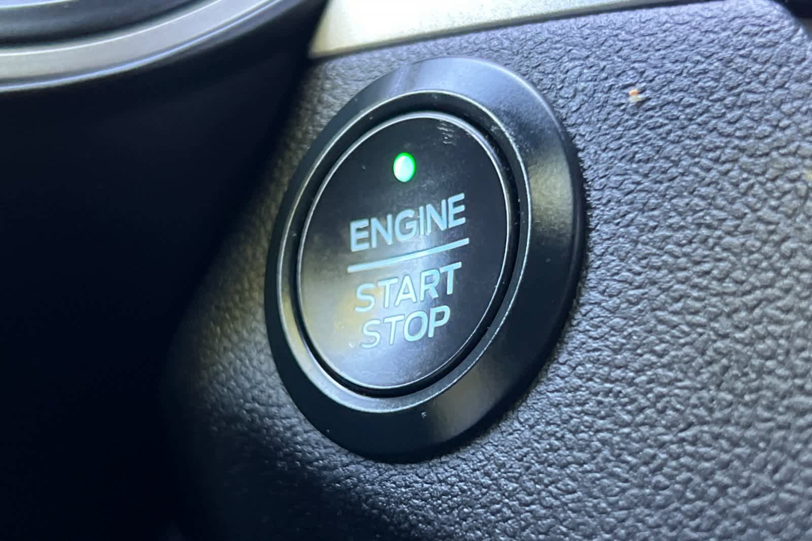 Used 2020 Ford Escape SE FWD image 24