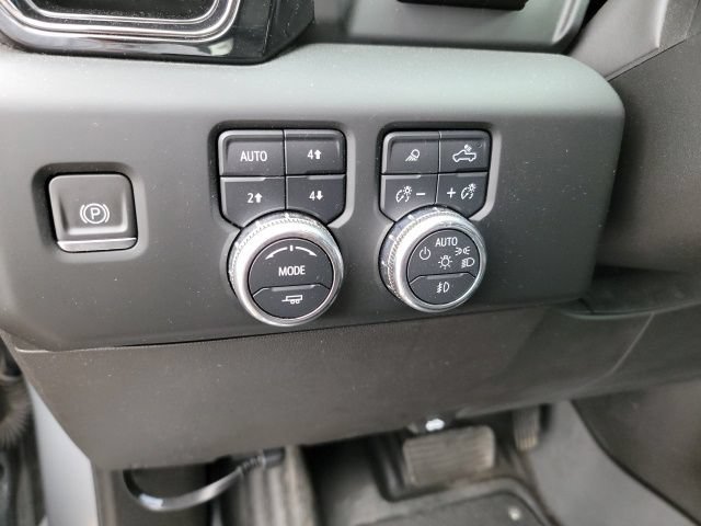 Used 2024 GMC Sierra 1500 AT4 w/ Technology Package AWD/4WD image 17