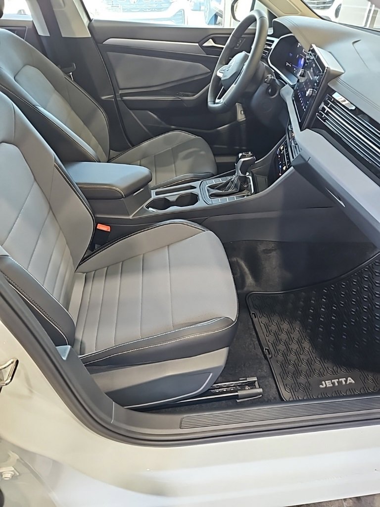 New 2026 Volkswagen Jetta SE image 13