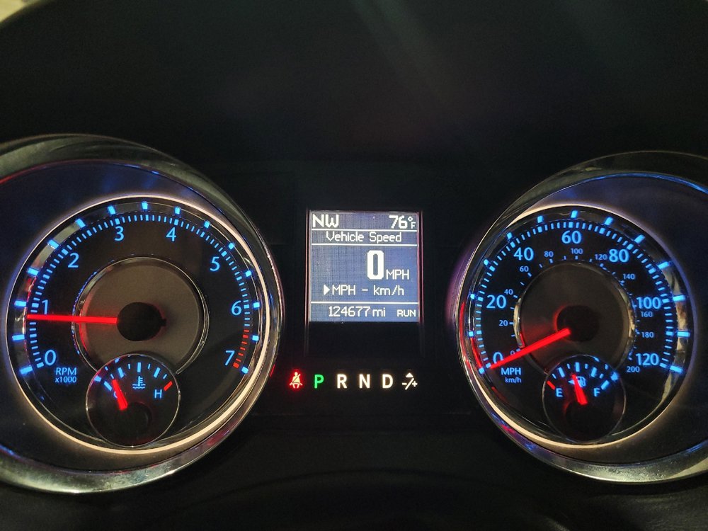 Used 2016 Chrysler Town & Country Touring FWD image 23