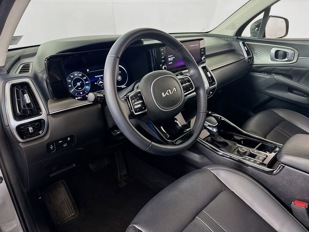 Used 2023 Kia Sorento SX AWD/4WD image 9
