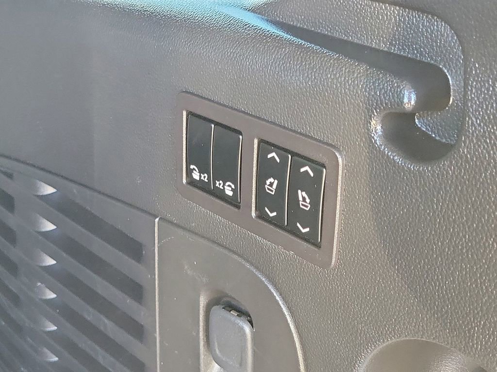 Used 2017 Cadillac Escalade ESV Platinum image 15