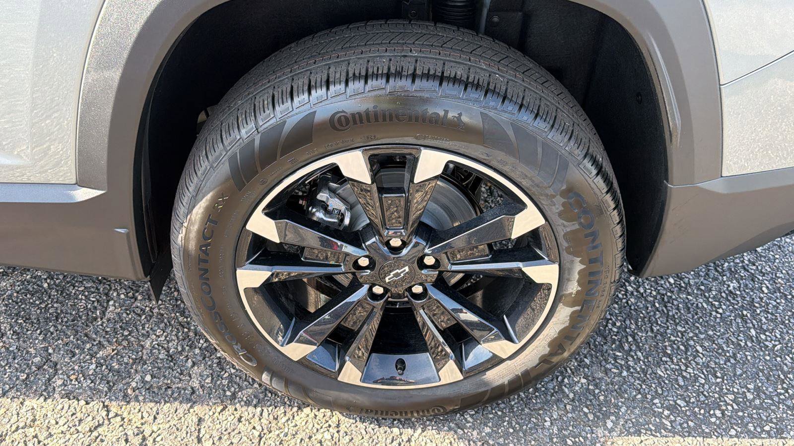 New 2026 Chevrolet Equinox RS w/ Convenience Package III FWD image 12