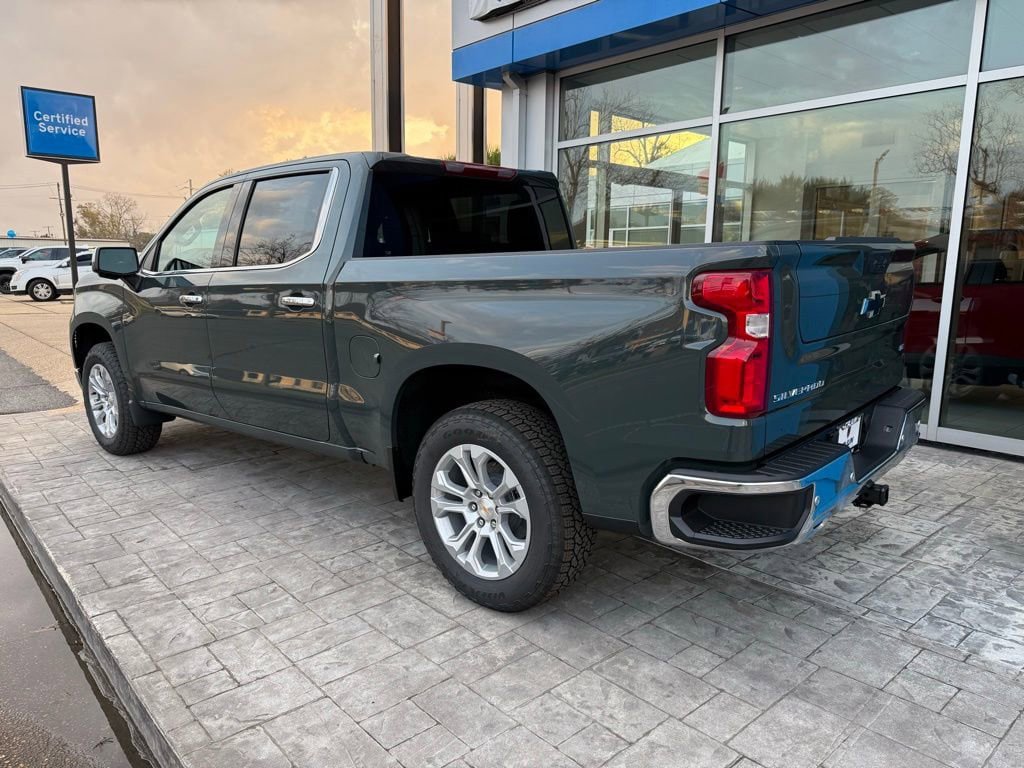 New 2026 Chevrolet Silverado 1500 LTZ w/ Z71 Off-Road Package AWD/4WD image 2