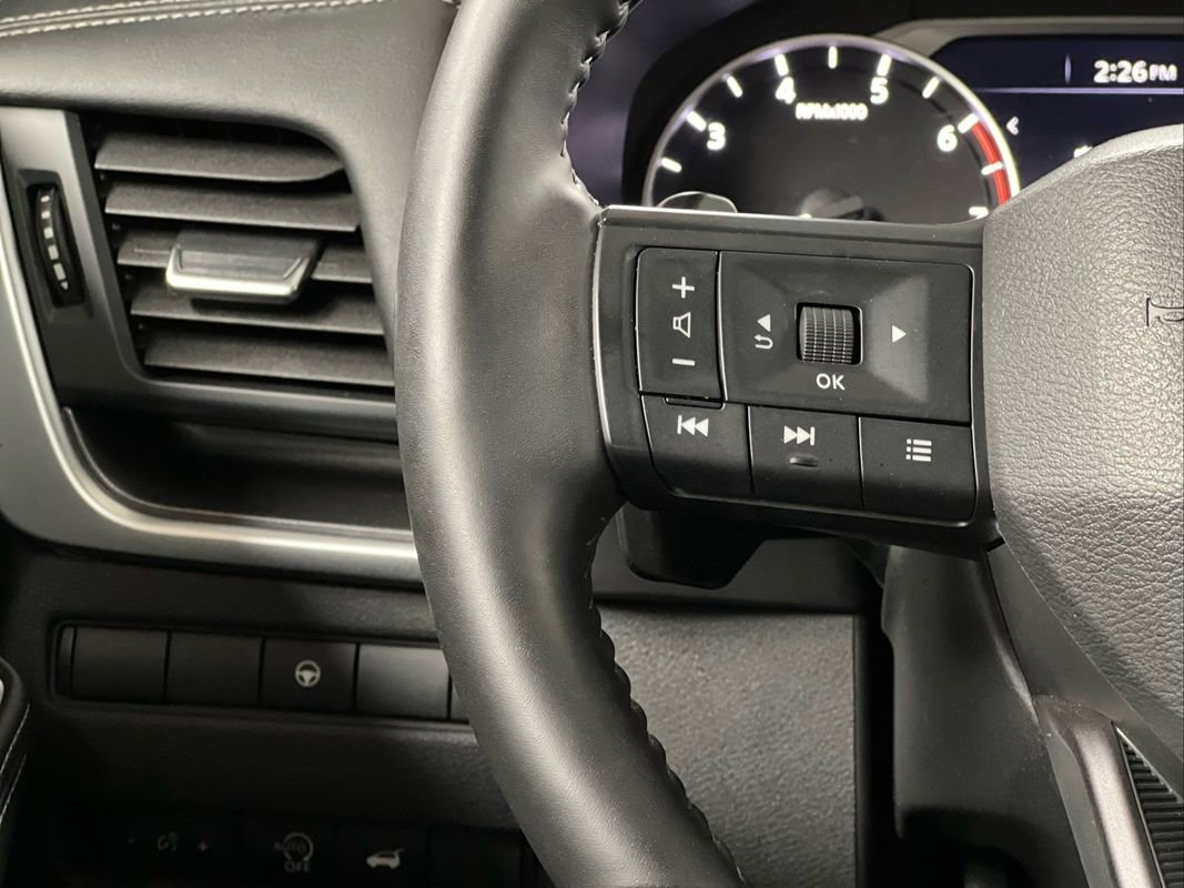 Used 2025 Nissan Rogue SV image 26