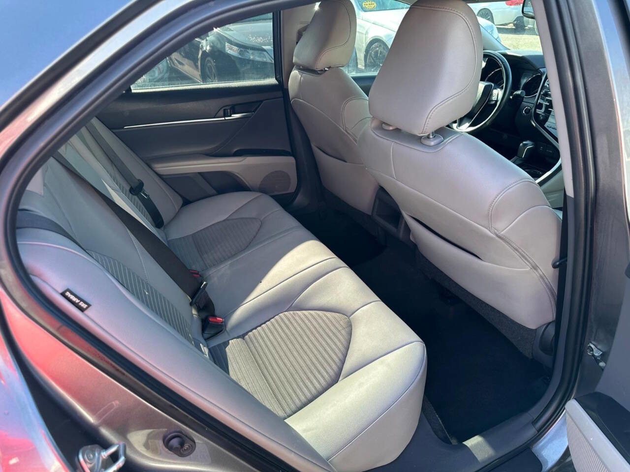 Used 2019 Toyota Camry SE w/ Convenience Package image 17