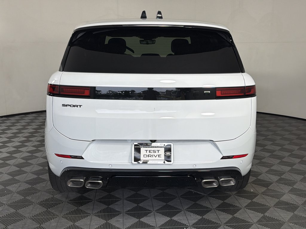 New 2027 Land Rover Range Rover Sport Dynamic SE AWD/4WD image 6
