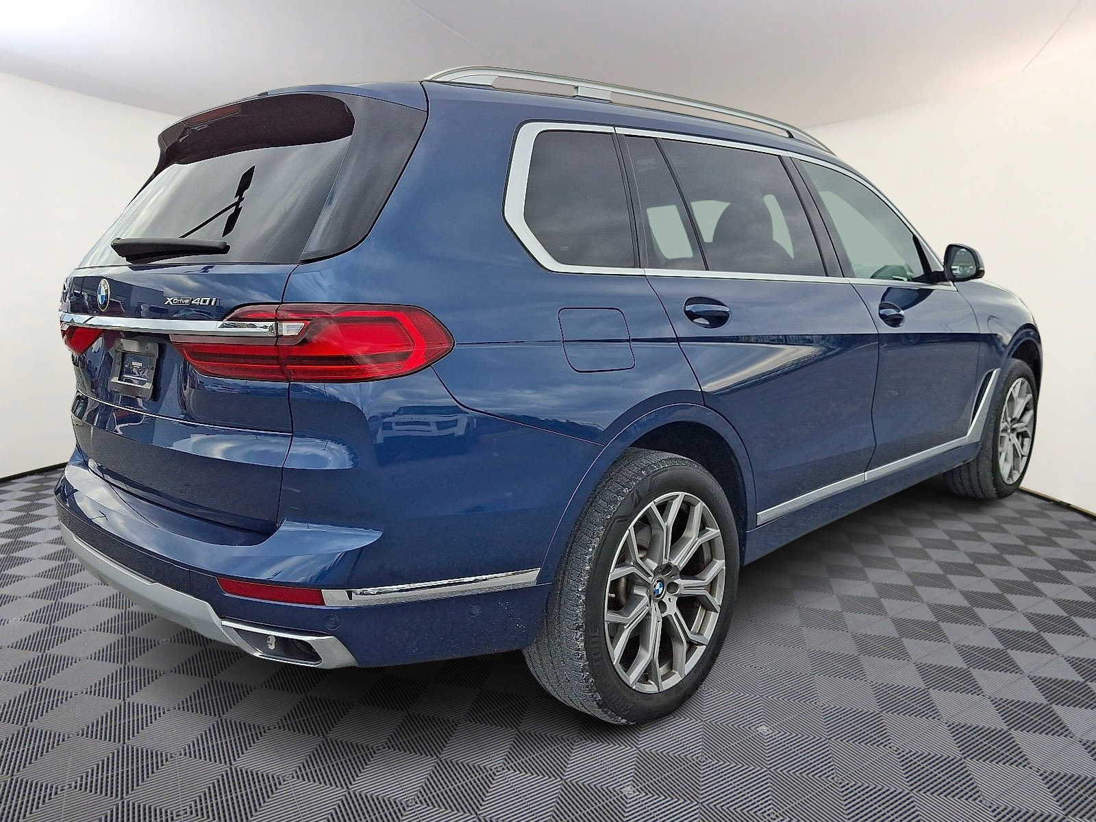 Used 2021 BMW X7 xDrive40i w/ Premium Package image 4